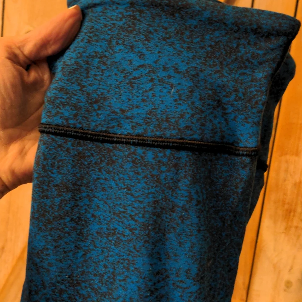 Lululemon leggings. Blue space dye print. Size 10 euc - Picture 4 of 5